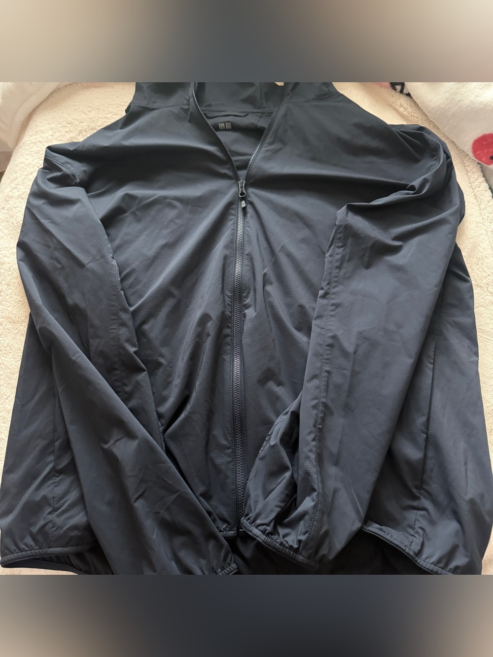 uniqlo navy windbreaker